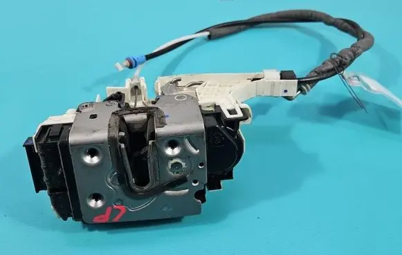 Mercedes-Benz Sprinter W906 Front door lock A9067202135 IMPRK1571806