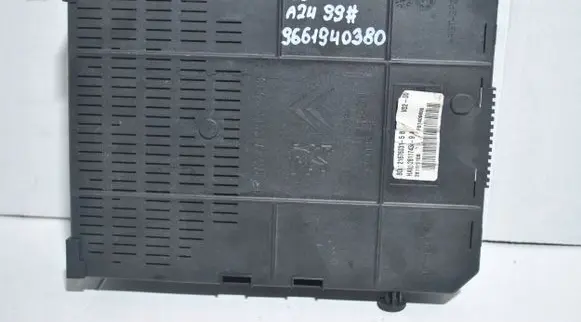 Peugeot 307 Fuse module 9661940380