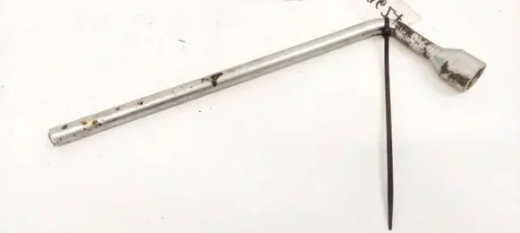 Mercedes-Benz A W169 Wheel nut wrench 1205810246