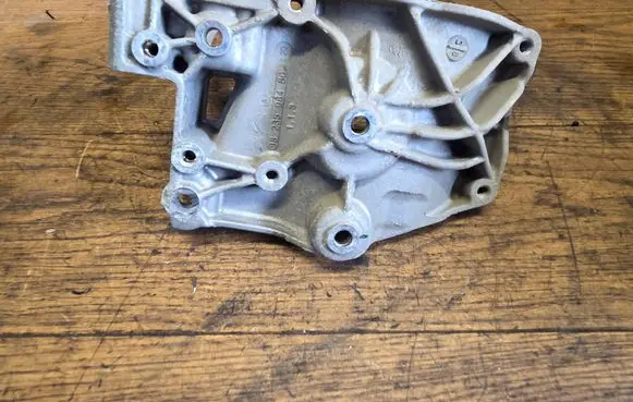 Opel Combo E A/C compressor mount bracket 9823598480