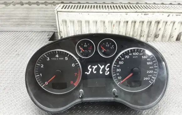 Audi A3 S3 8P Speedometer (instrument cluster) 8P0920900J
