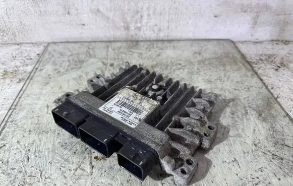 Renault Megane III Engine control unit/module 237100120R 237100627R R0413B007E