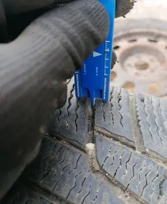 Dodge Caliber R17 summer tire 