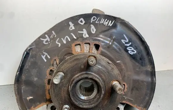 Toyota Prius (XW30) Front wheel hub
