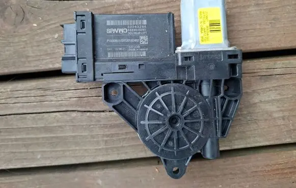 Volvo XC60 Rear door window regulator motor 32283266 966264102