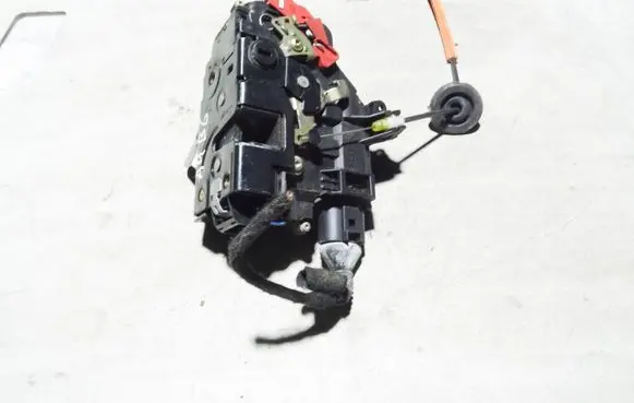 Audi A4 S4 B6 8E 8H Rear door lock 8E0839015C