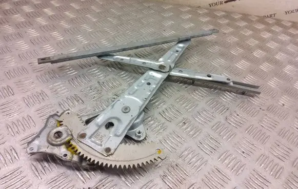 Mitsubishi Outlander Front window lifting mechanism without motor