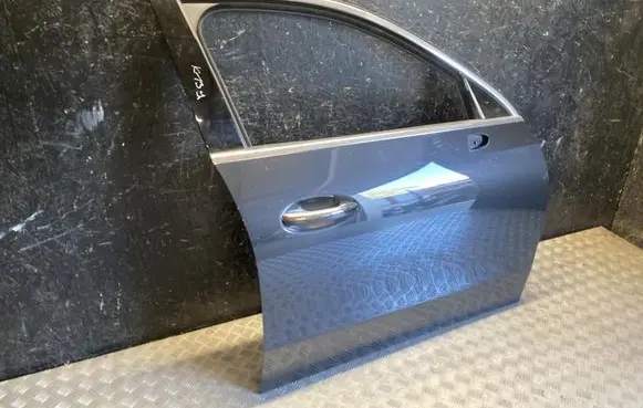 Mercedes-Benz GLC C254 Front door