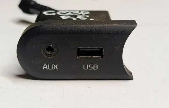 KIA Ceed USB socket connector 96120-A2100 JDF1211210741