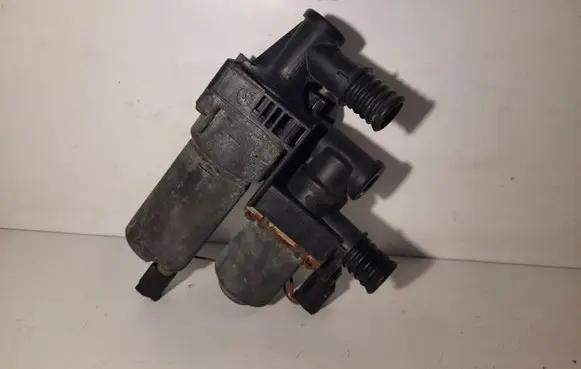 BMW 3 E46 Coolant heater control valve 8369807