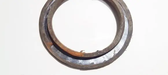 Mitsubishi Space Wagon Front coil spring rubber mount mr316230