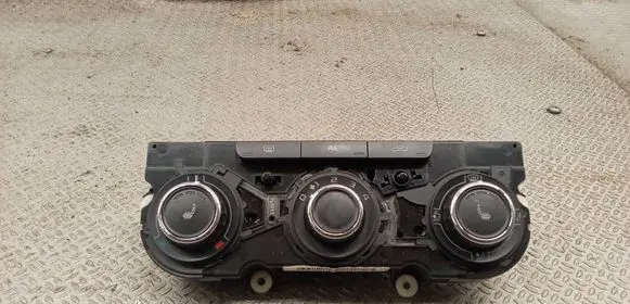 Skoda Octavia Mk2 (1Z) Climate control unit 3T0820047AD