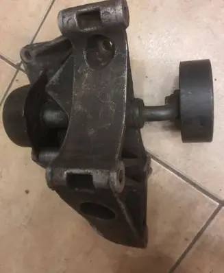 Audi A6 S6 C4 4A Engine mounting bracket 028903143G