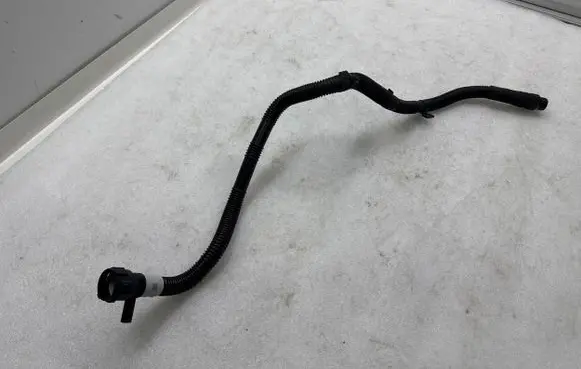 Tesla Model Y Electric car engine cooling hoses/pipes 150472199D