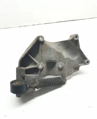 Suzuki Grand Vitara II Engine mounting bracket