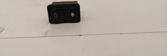 BMW 5 E39 Electric window control switch 8368974