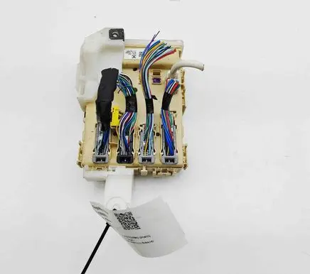 Toyota Auris E180 Central body control module 8273012X80A 63583367