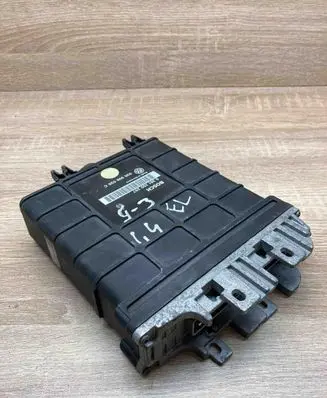 Volkswagen Golf III Engine control unit/module ECU 030906026C 0261200257