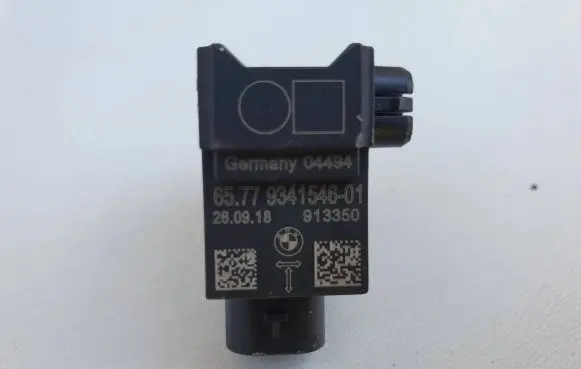 BMW M5 F90 Airbag deployment crash/impact sensor 9341546 04494 913350