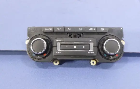Skoda Octavia Mk2 (1Z) Climate control unit 3T0907044AK