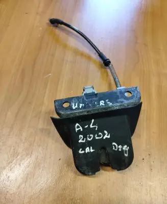 Audi A4 S4 B6 8E 8H Tailgate/trunk/boot lock/catch/latch 8E9827520