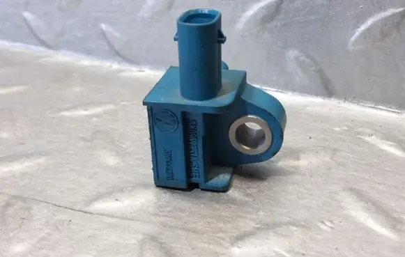 Volkswagen Jetta VI Airbag deployment crash/impact sensor 5K0959351A 5WK44270