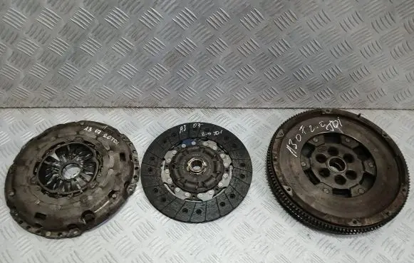 Audi A3 S3 8P Clutch set kit 022141031S LUK