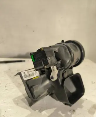 Volkswagen Phaeton Electric throttle body valve 3D1857039B