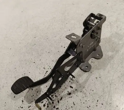 Renault Scenic II - Grand scenic II Brake pedal 32331000A