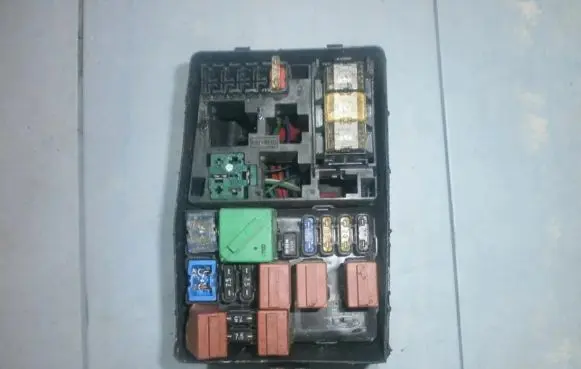 Fuse box set