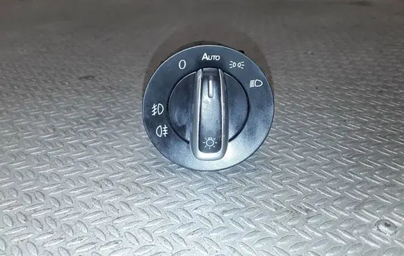 Volkswagen PASSAT CC Light switch 5ND941431B
