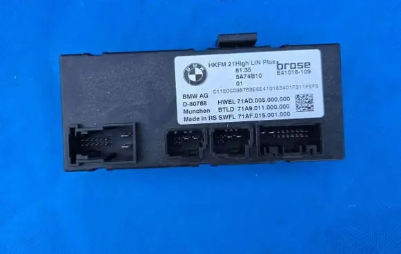 BMW 7 G70 Tailgate/trunk control unit/module 5A74B10 E41018109