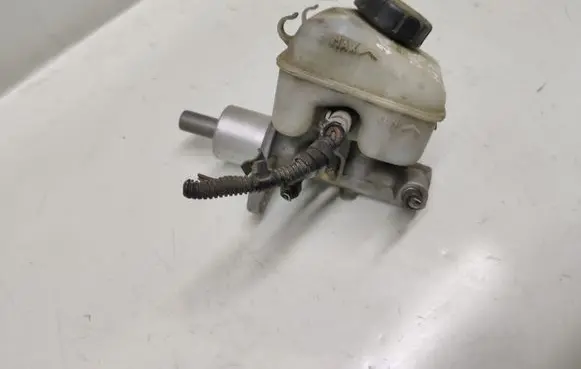 Opel Zafira A Master brake cylinder
