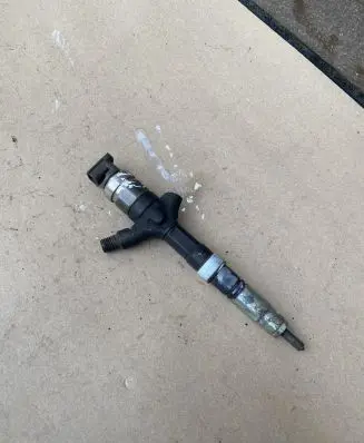Toyota Corolla E120 E130 Fuel injector 236700G010 E2367