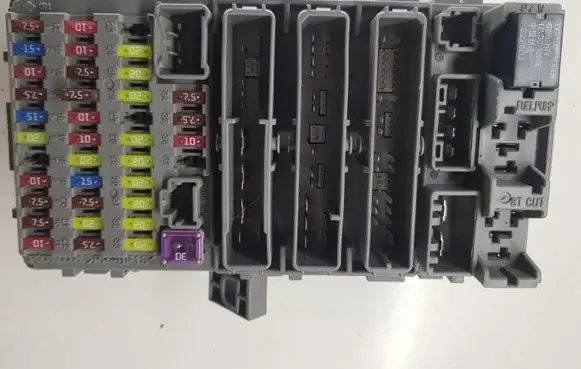 Honda CR-V Fuse module 38200SWA SWAE610 3709LM