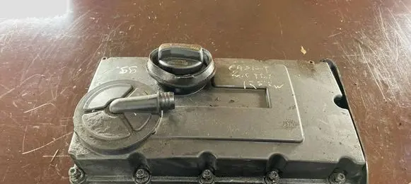 Volkswagen PASSAT B6 Rocker cam cover 03G103475