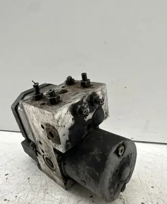 Volkswagen PASSAT B5.5 ABS Pump 0273004573 0265220621 186628