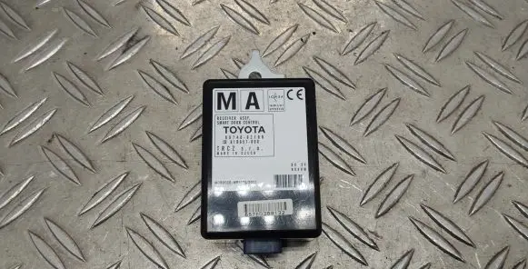Toyota Auris E180 Door control unit/module 8974002100