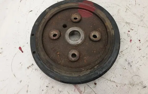 Volvo XC70 Crankshaft pulley 30677464