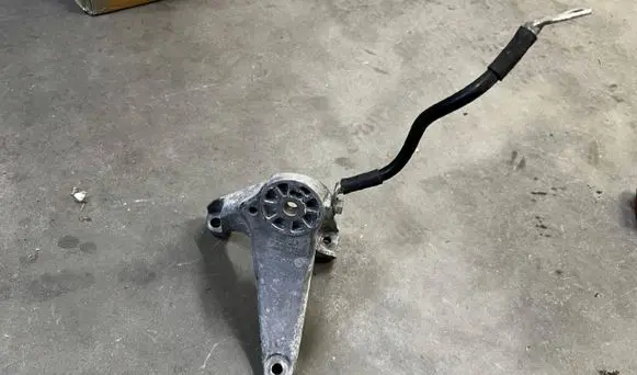 Porsche Panamera (970) Engine mounting bracket 7L8199308F 97061114