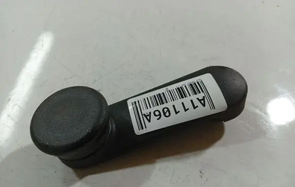 Opel Zafira B Front door window winding handle 902471500430