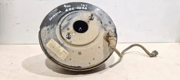 Peugeot 207 Brake booster 9657455580