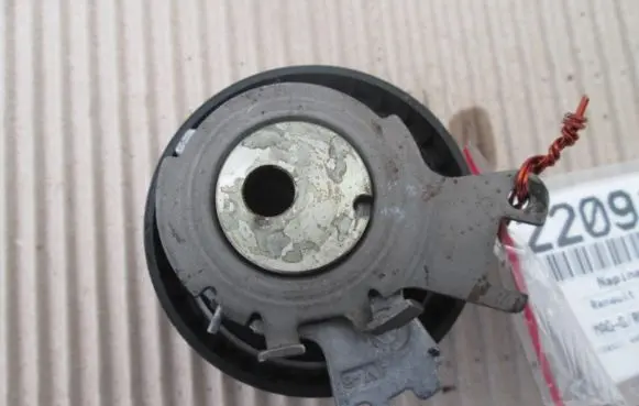 Renault Clio III Timing belt/chain tensioner 