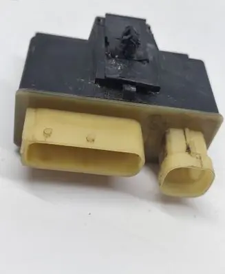 Citroen DS5 Glow plug pre-heat relay 018010953 9662570880 2042347132