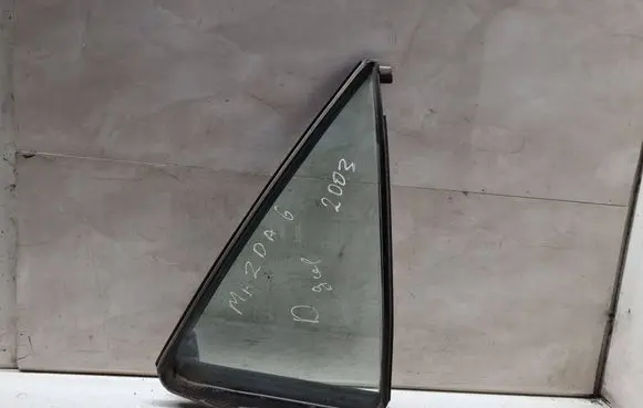 Rear vent window glass