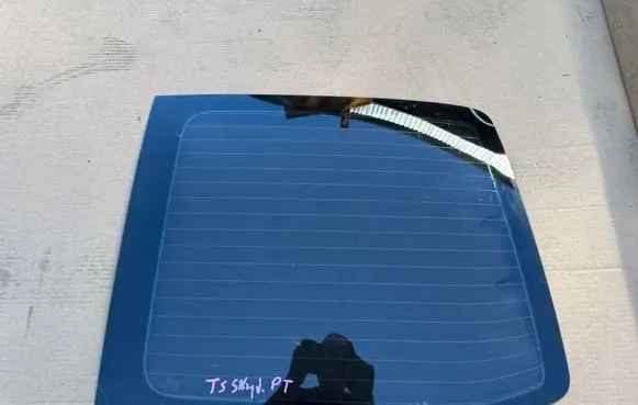 Volkswagen Transporter - Caravelle T5 Loading door trunk window/glass 7H1845502
