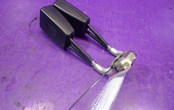 Seat Ibiza III (6L) Front seatbelt buckle 6Q0857739B