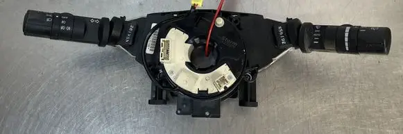 Nissan Qashqai+2 Tailgate/trunk/boot open switch