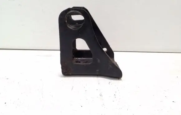 Toyota Prius (XW30) Engine mounting bracket