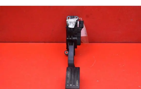 Ford Focus C-MAX Accelerator throttle pedal 4M519F836AK
